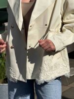 Легкая женская куртка на кулиске