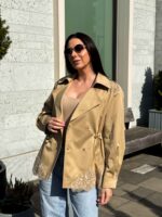 Женская куртка в регулировкой талии