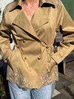 Женская куртка на кулиске с отделкой