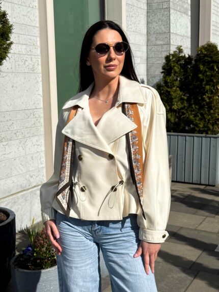 Женская куртка с кулиской платок в комплекте