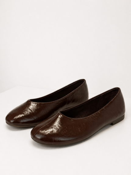 Šokolaadpruunid lakitud baleriinad