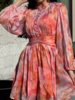 Pika varrukaga minikleit