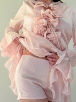 Платье с рюшами пудра