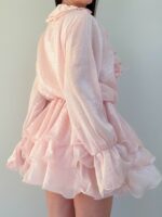 Платье с рюшами и длинными рукавами