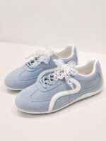 Naiste vabaajajalatsid valge tallaga