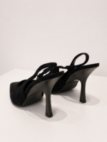 Mustad naiste kingad