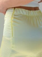 Satiinist pitsiga seelik allääres