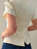 Lühikeste varrukatega valge jakk