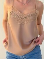 Топ на бретелях с изящным гипюром