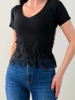 Футболка с ажурным низом черная