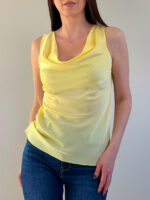 Drapeeringuga rinnal topp