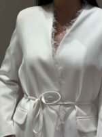 Пиджак с отделкой гипюром и ругулировкой талии белый