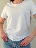 Женская футболка с декором